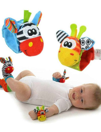 Sozzy Toys Çıngıraklı Bebek Bileklik ve Çorabı - 4 Parça Set